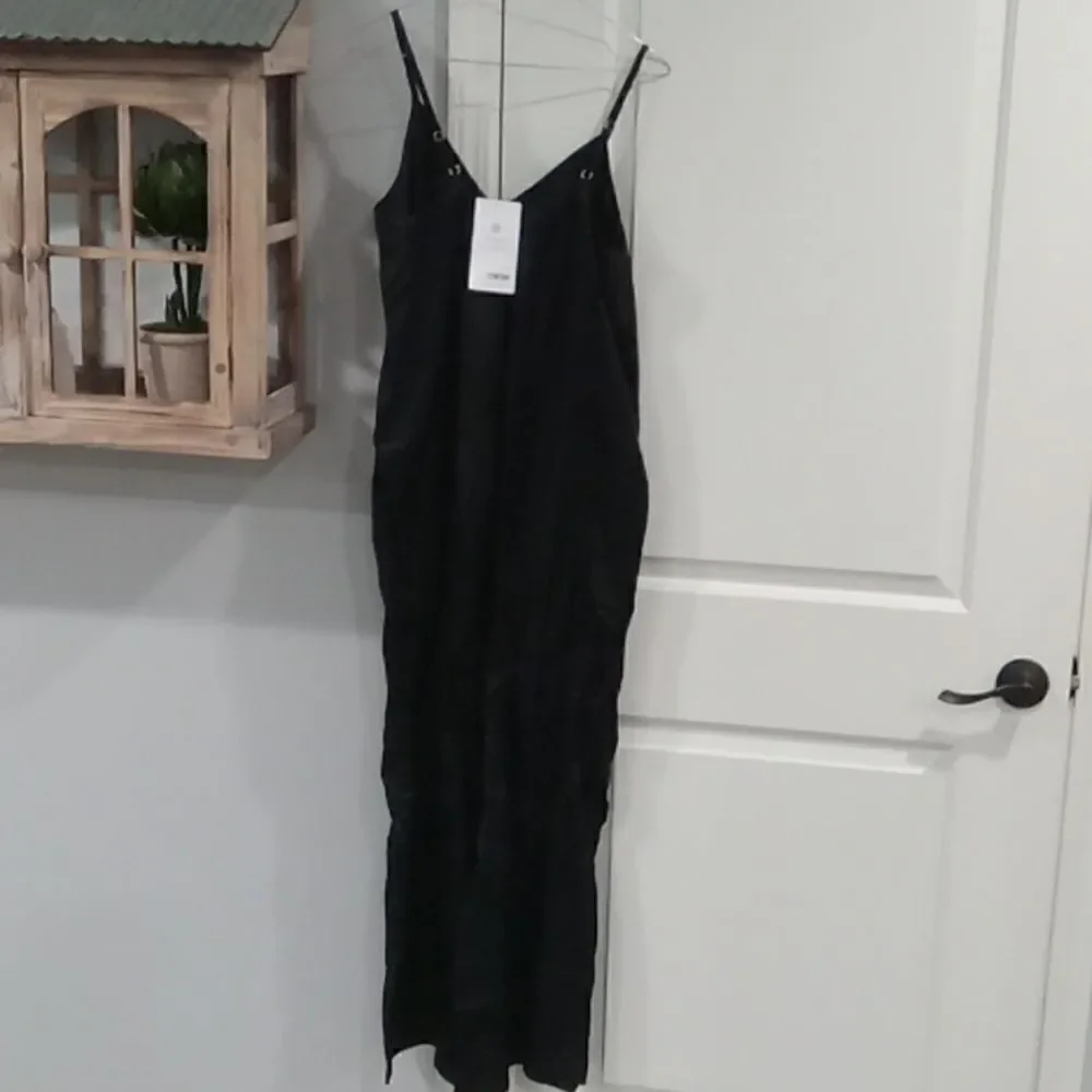 Athleta black Calm Cool Romper. Super soft satin feel. 28" inseam Size XS NWT - Picture 4 of 6